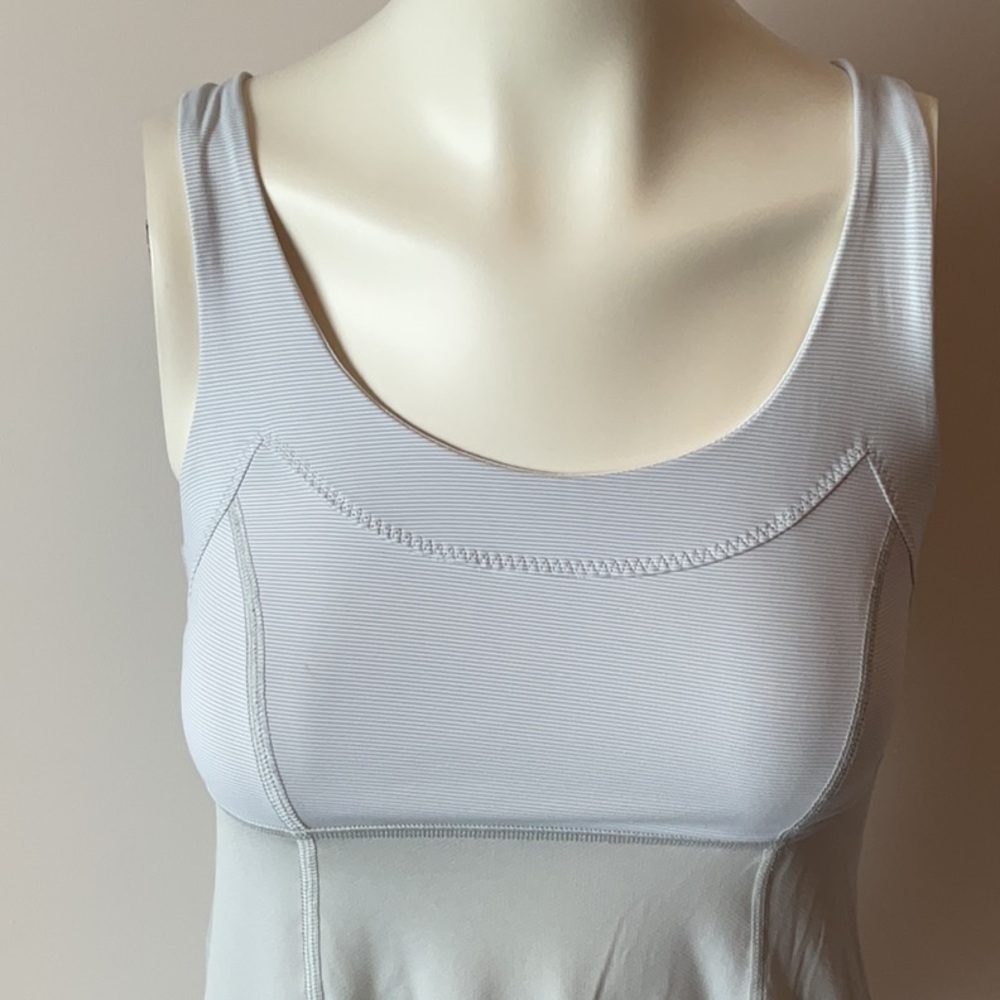 Lululemon Scoop Neck Drawstring - Picture 4 of 10